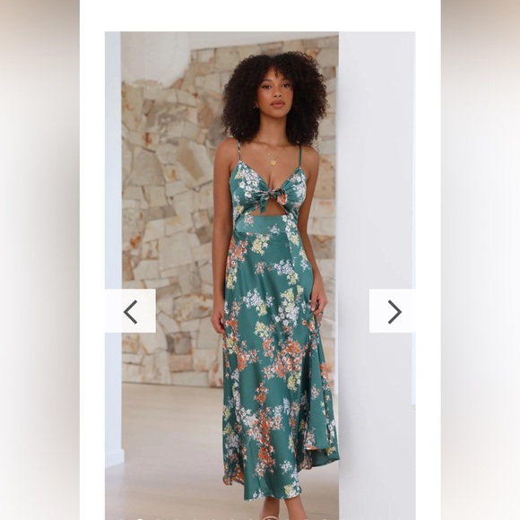 Billy J Green Dress with cutout - Picture 2 of 6